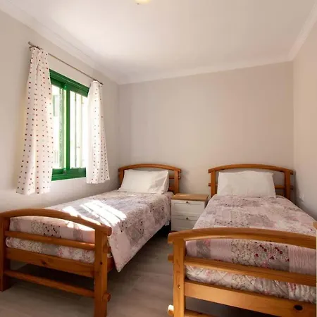 Mare 6 - Two Bed Адехе